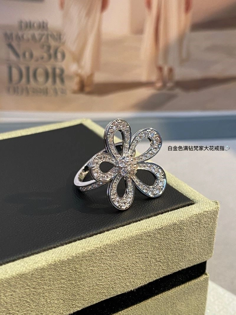 Vca Rings Sustainable 254267