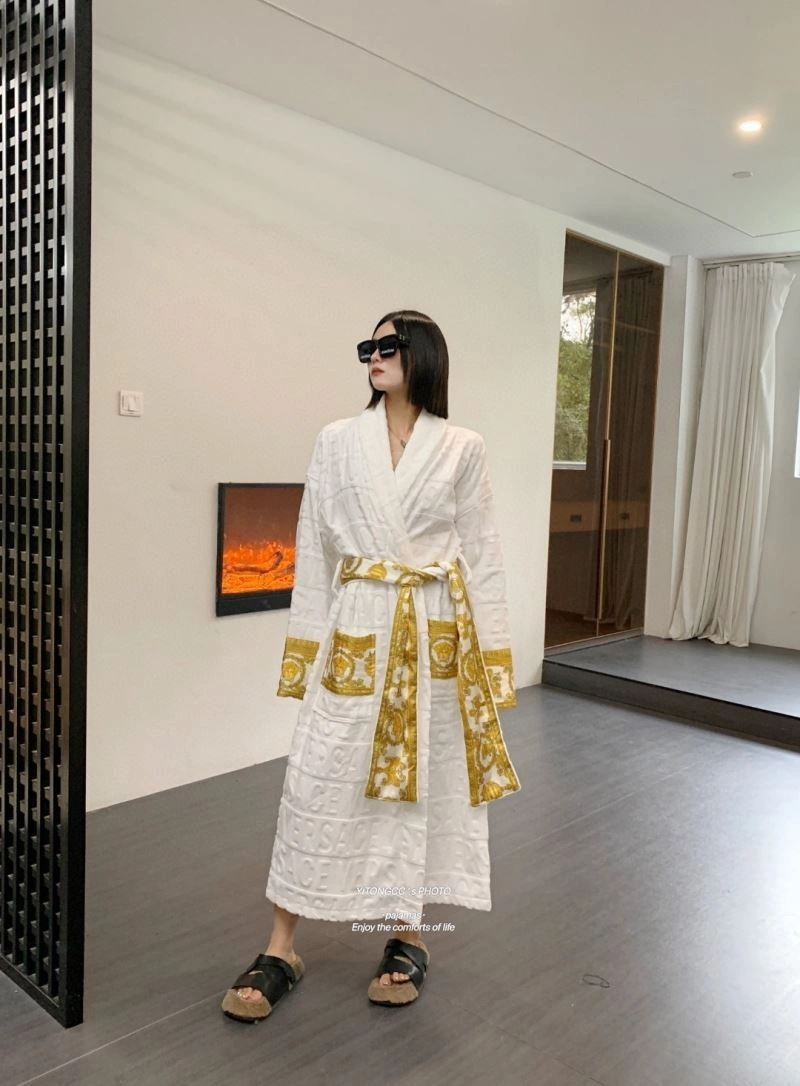 EyeCatching Versace Bathrobe 255704