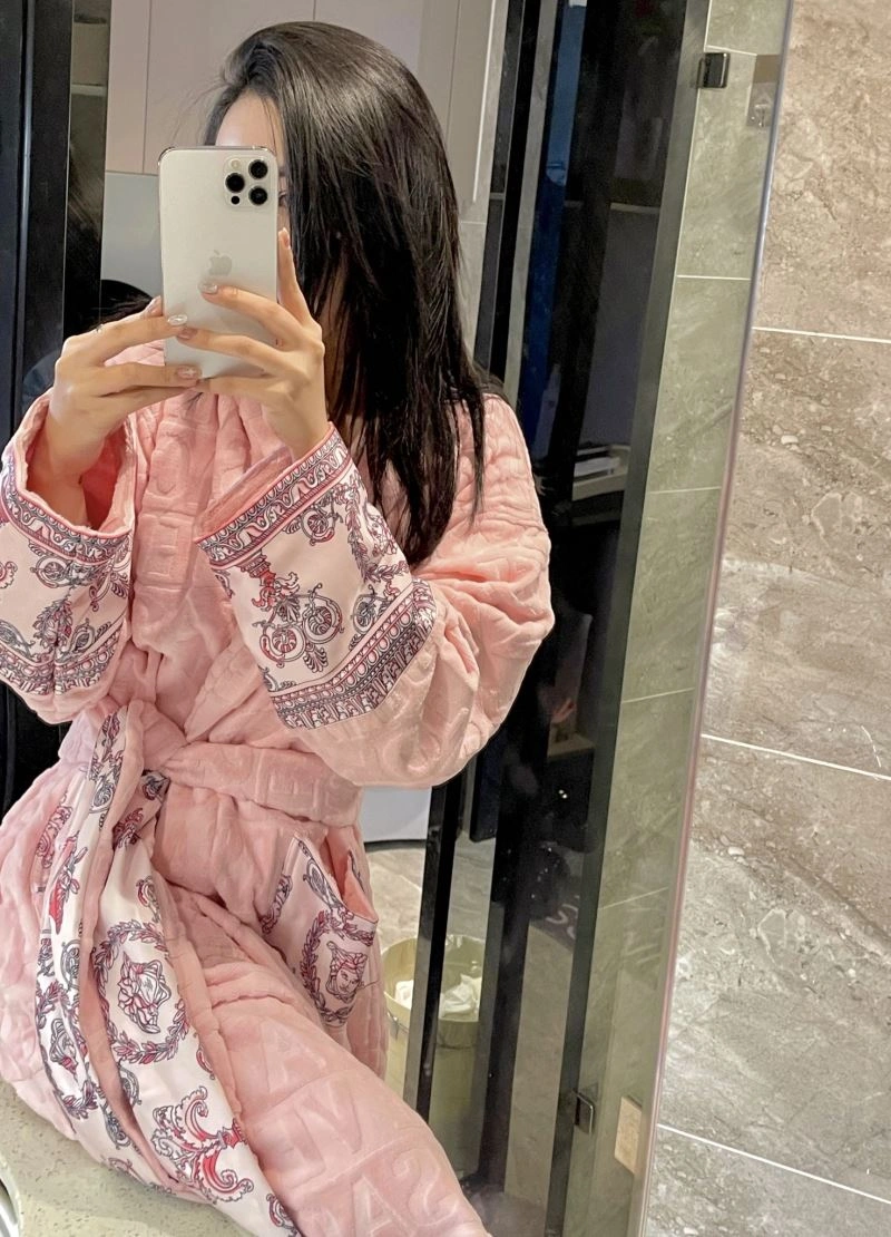 SmoothTexture Versace Bathrobe 255686