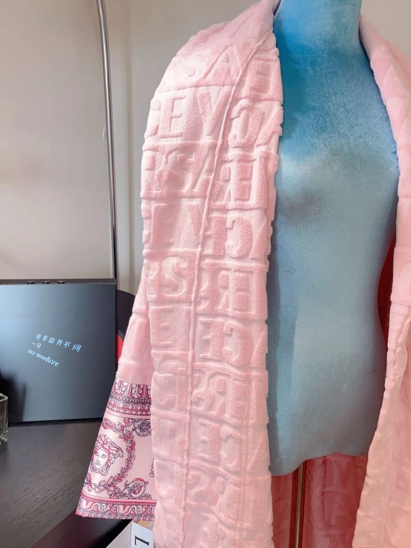 SmoothTexture Versace Bathrobe 255686