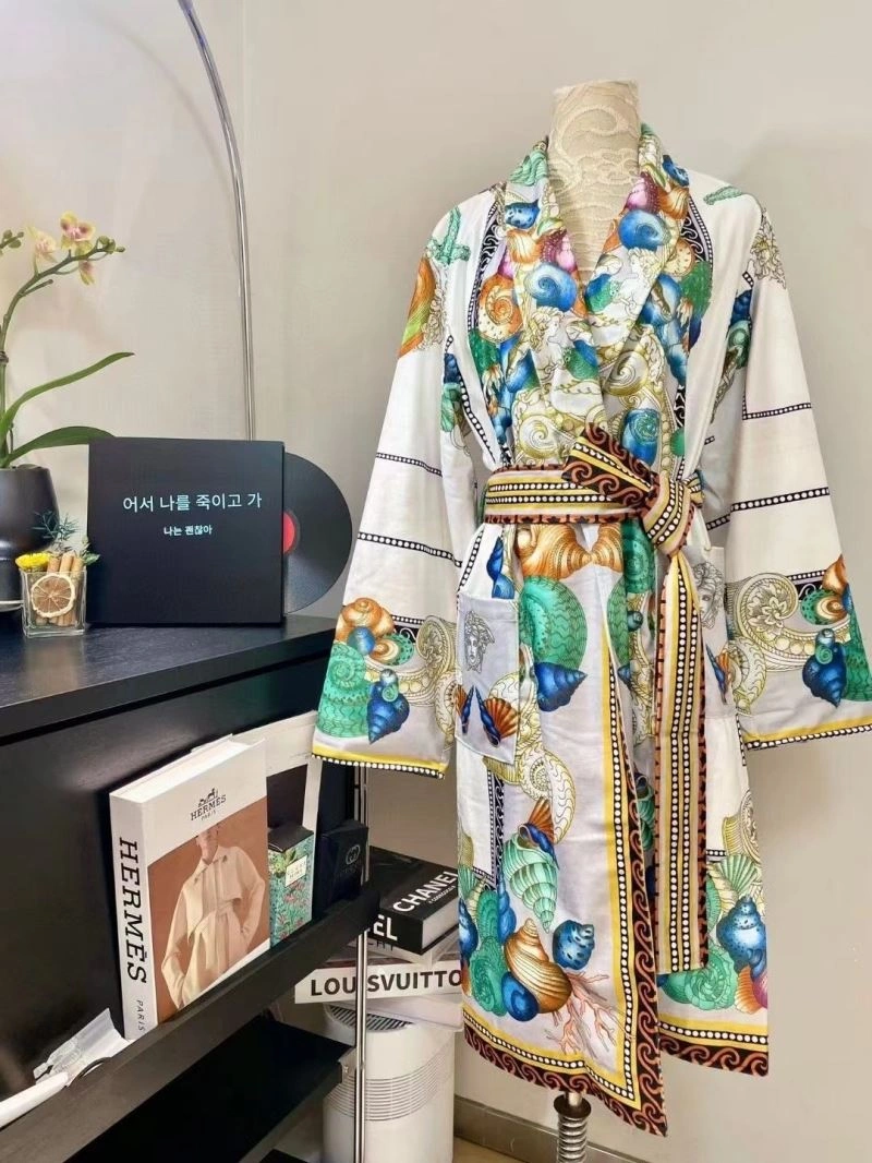 Efficient Versace Bathrobe 255690