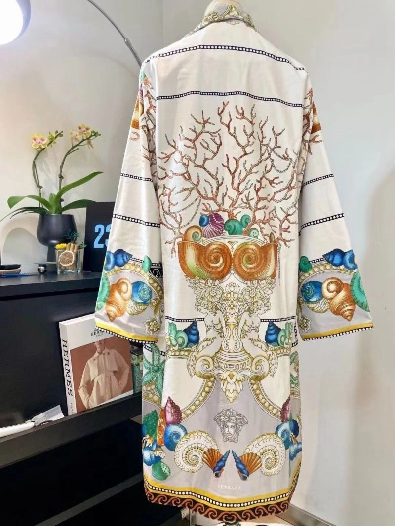 Efficient Versace Bathrobe 255690