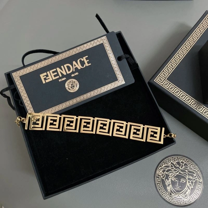 Resilient Versace Bracelets 213609