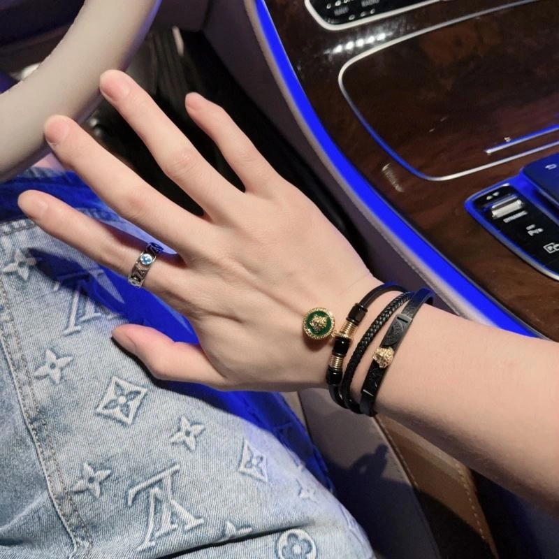 Versace Bracelets Elegant 213193