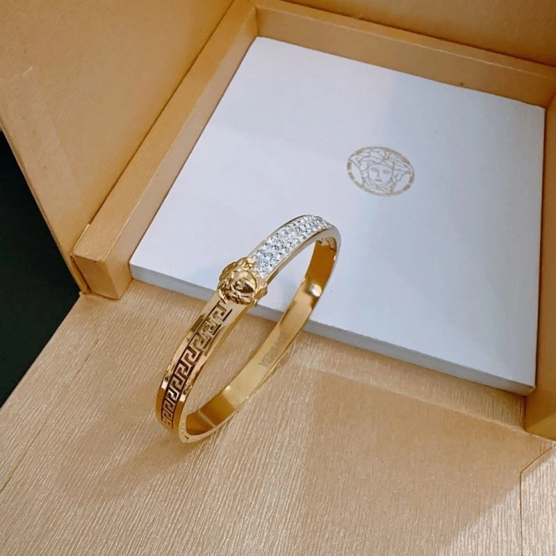 Elegant Versace Bracelets 213189