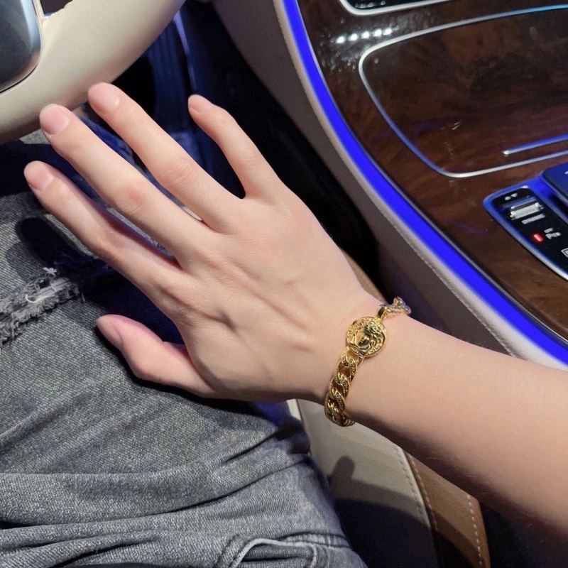 Modern Versace Bracelets 212505