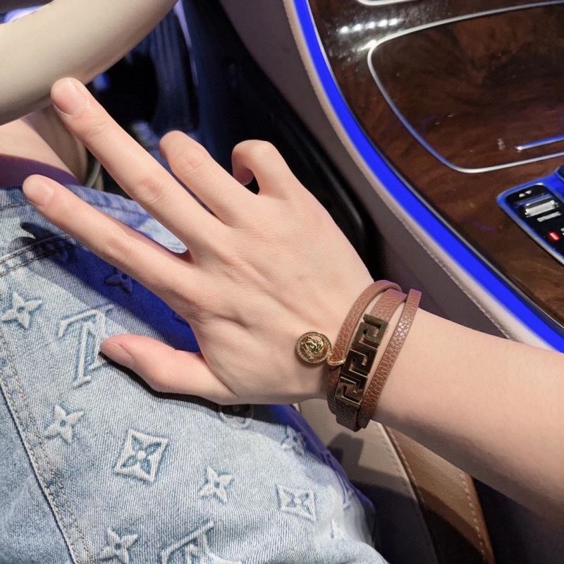 Premium Versace Bracelets 211623