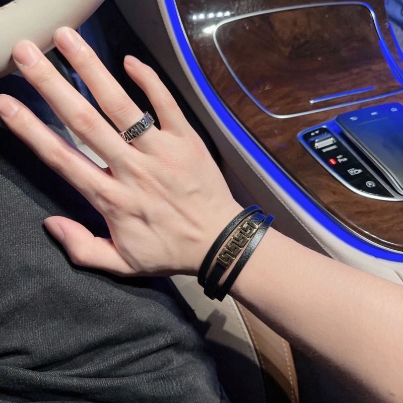 Versace Bracelets GoAnywhere 211121