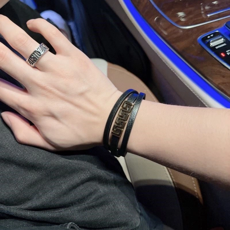 Versace Bracelets Chic 210312