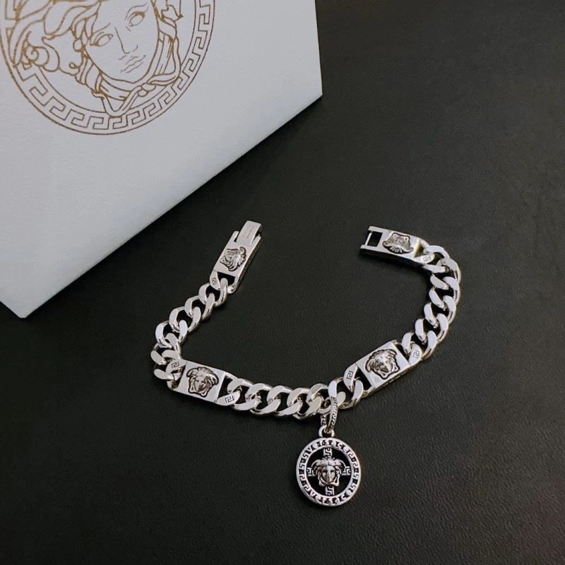Stylish Versace Bracelets 209625