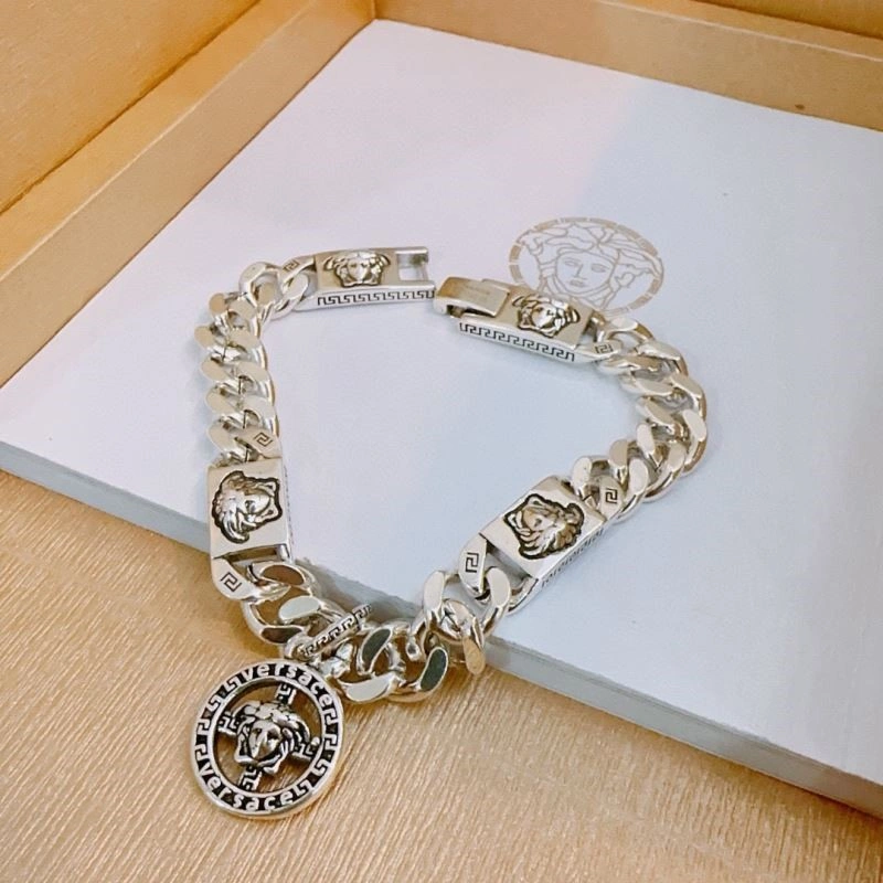 Stylish Versace Bracelets 209625