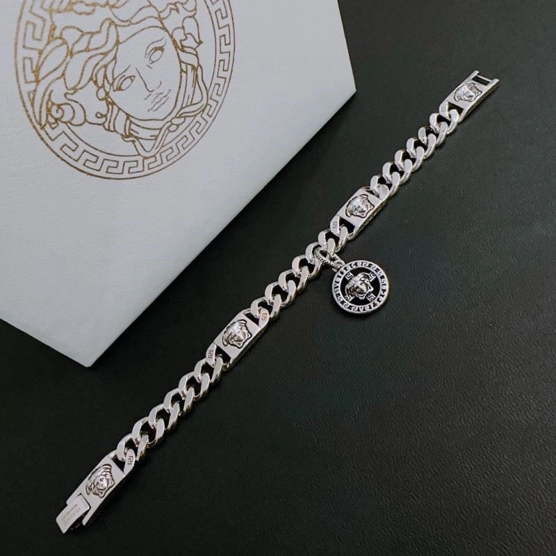Stylish Versace Bracelets 209625