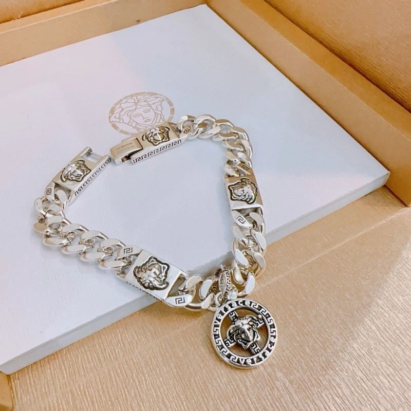 Stylish Versace Bracelets 209625
