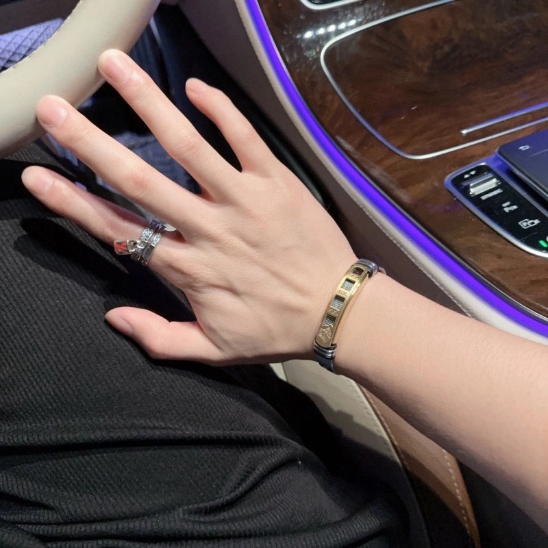 Compact Versace Bracelets 207678