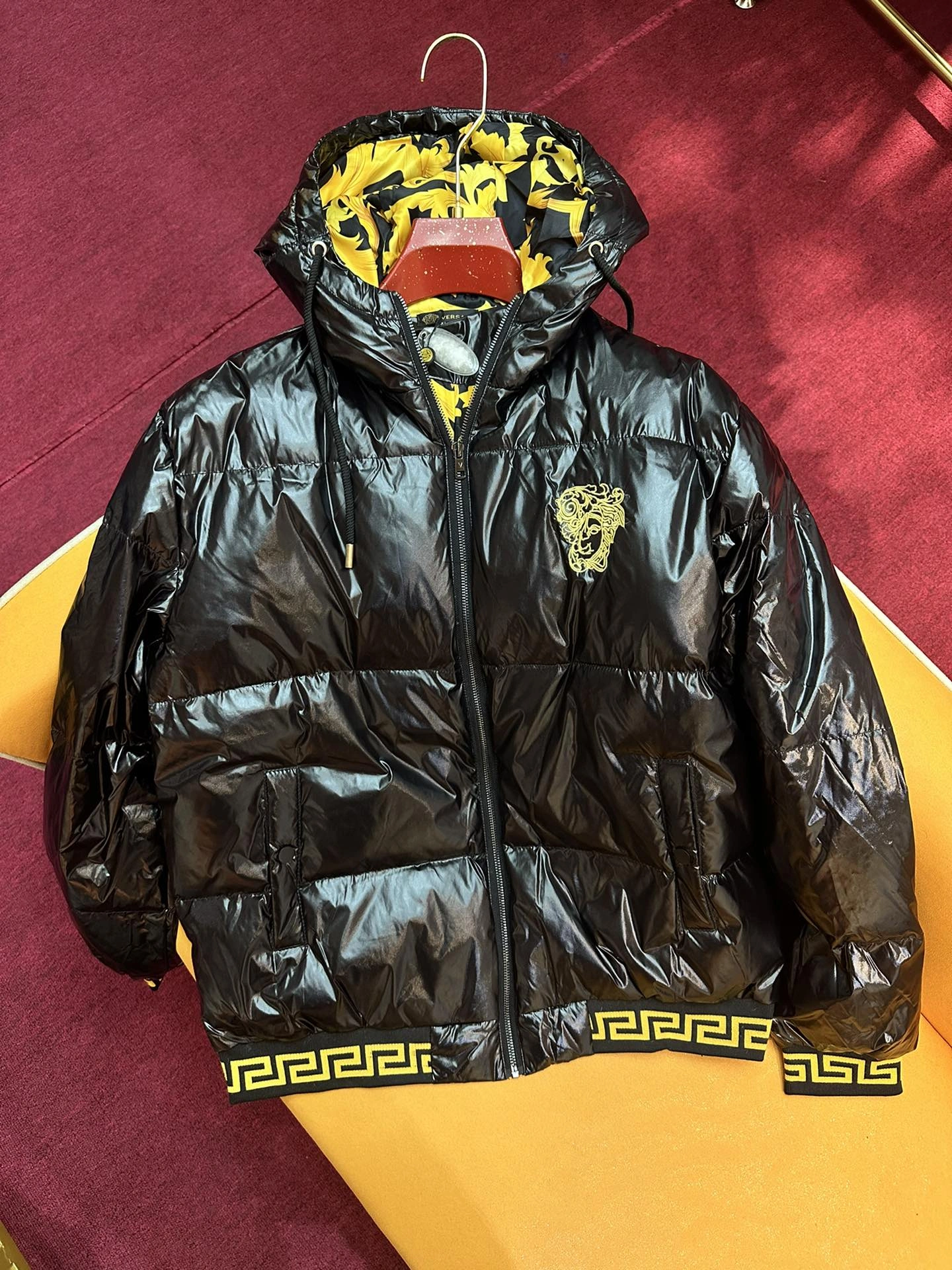 Versace Down Jackets Chic 175785