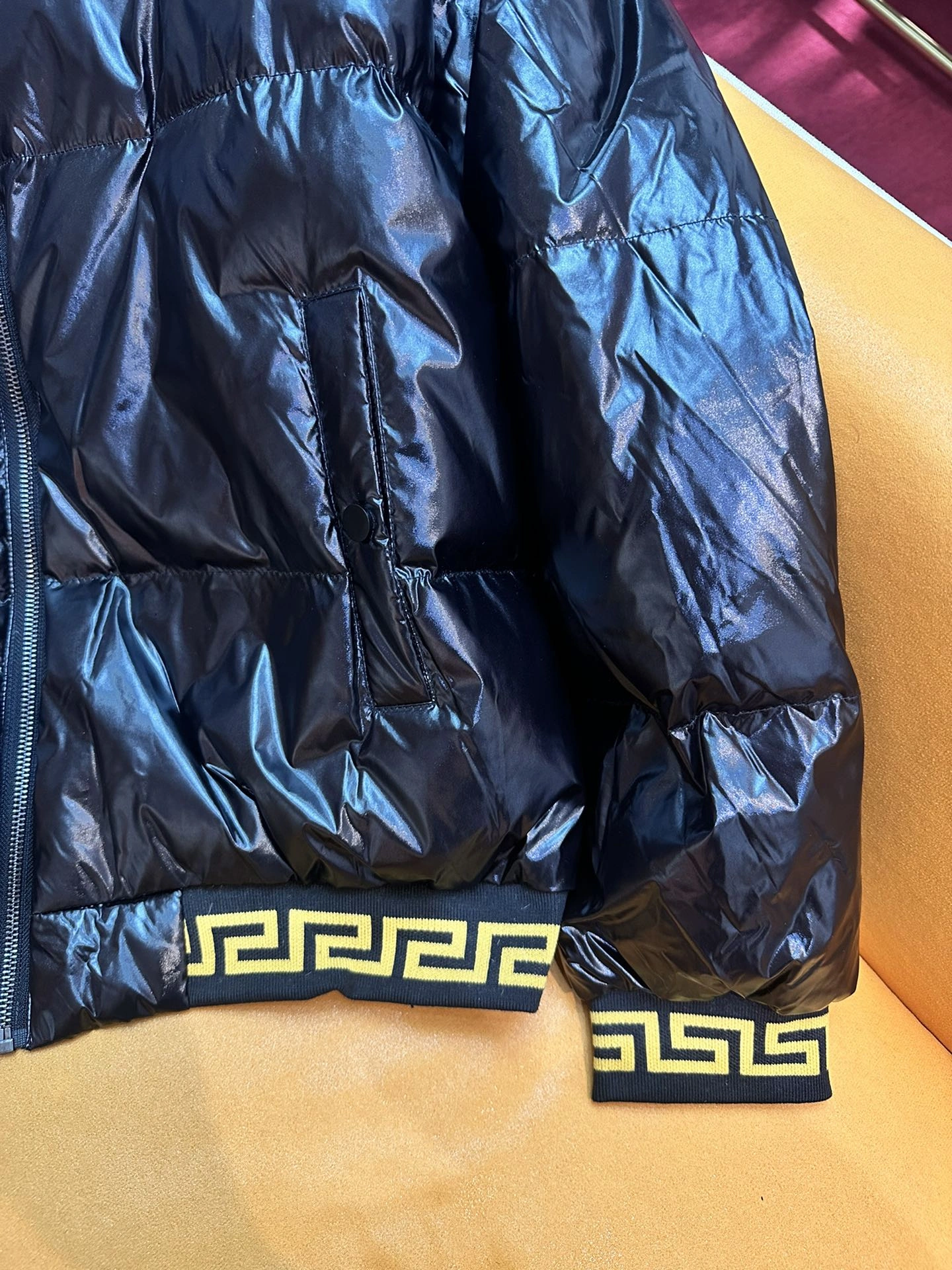 Versace Down Jackets Chic 175785