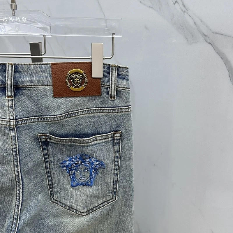 Sustainable Versace Jeans 175317