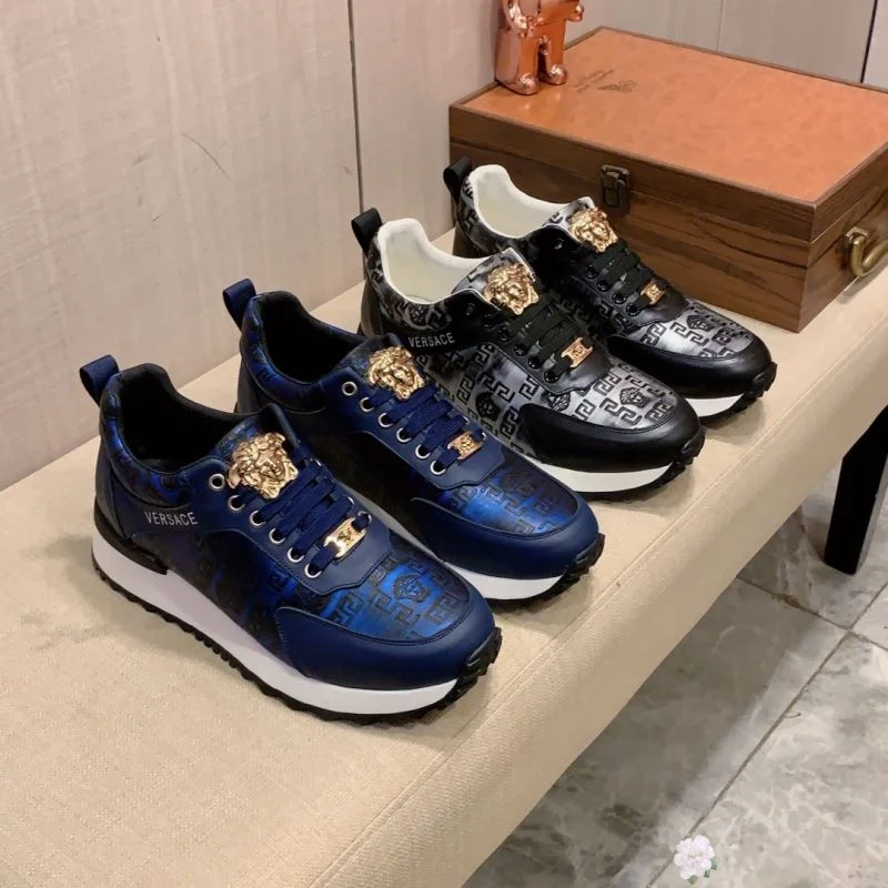 Bold Versace Low Shoes 37325