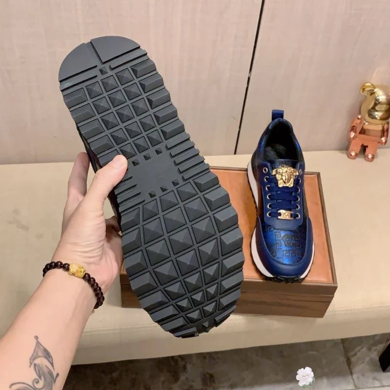 Bold Versace Low Shoes 37325