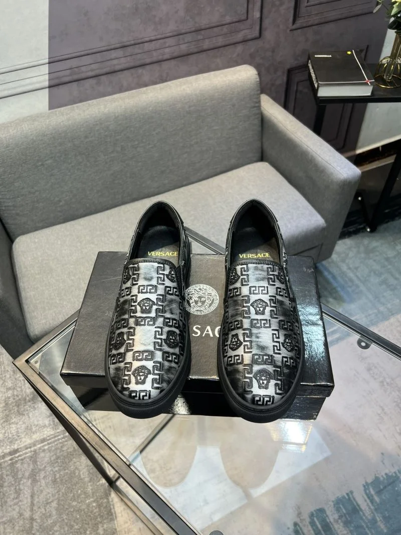 Versace Low Shoes Versatile 37329