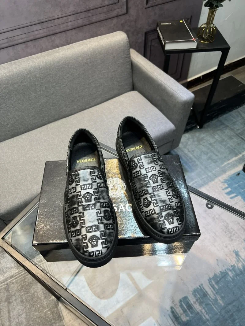 Versace Low Shoes Versatile 37329