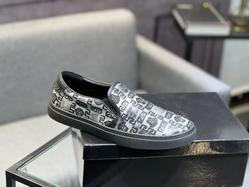 Versace Low Shoes Versatile 37329