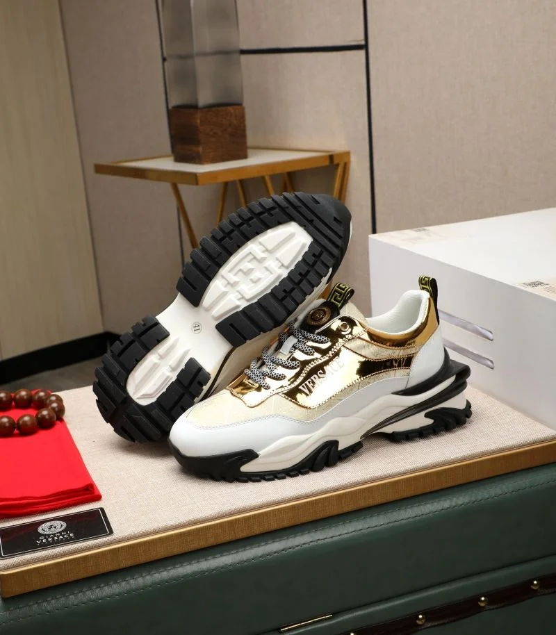 Flexible Versace Low Shoes 37310
