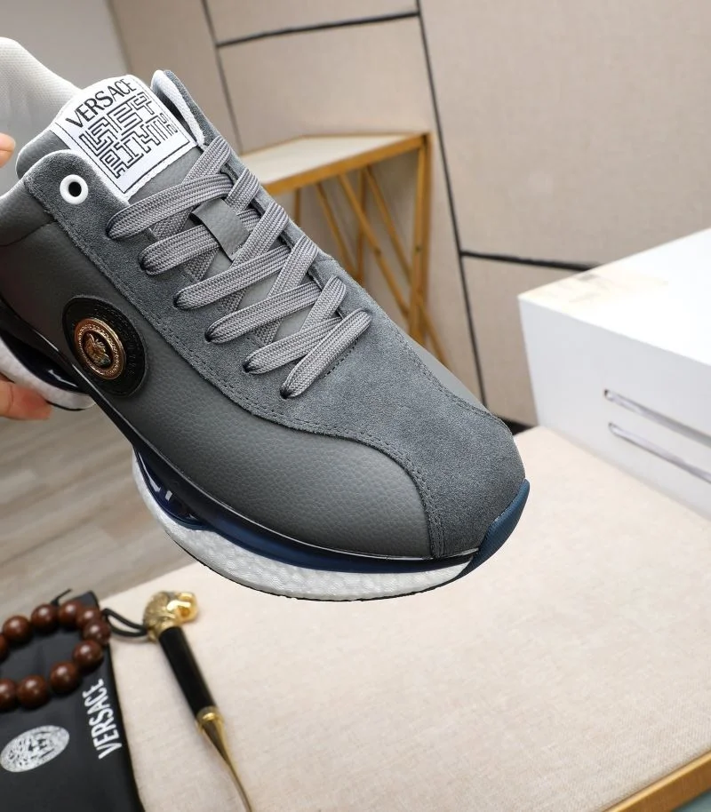 Lightweight Versace Low Shoes 37297