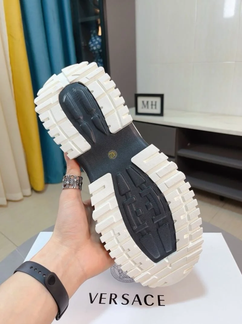 Functional Versace Low Shoes 37302
