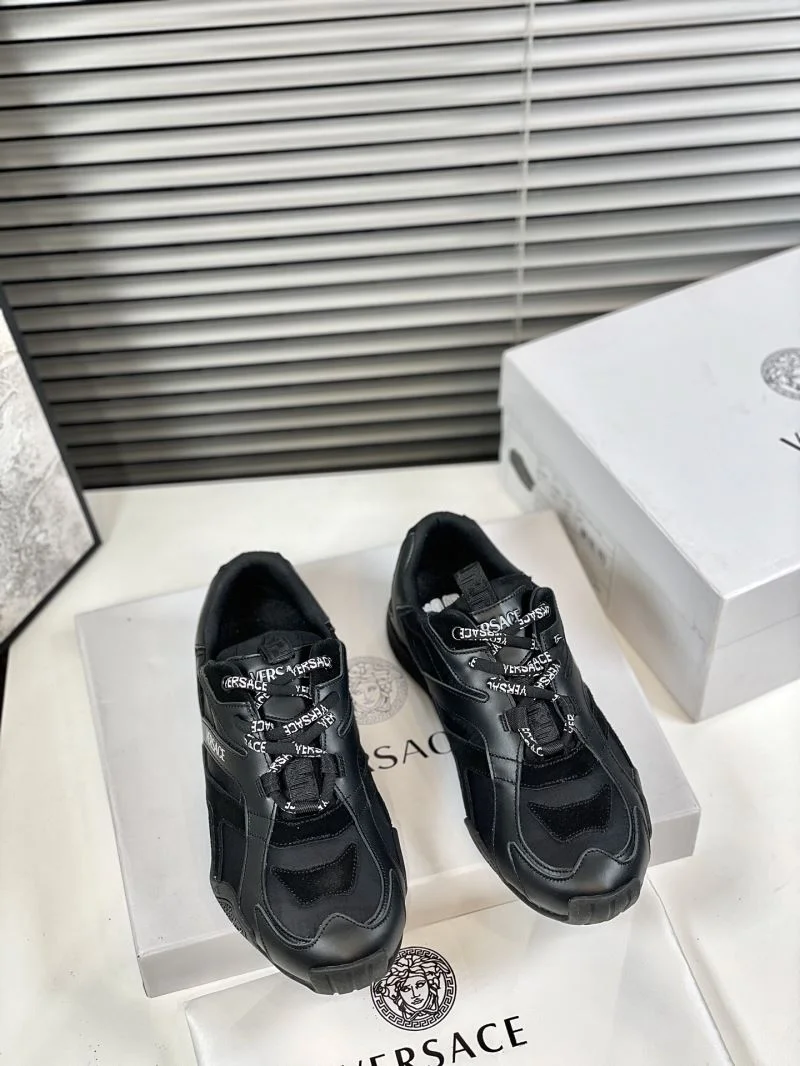 Versace Low Shoes OdorResistant 37408