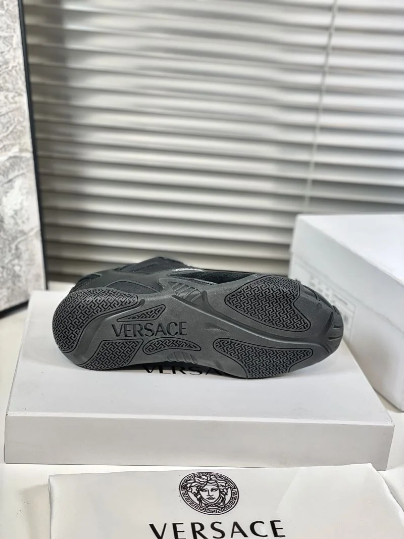 Versace Low Shoes OdorResistant 37408