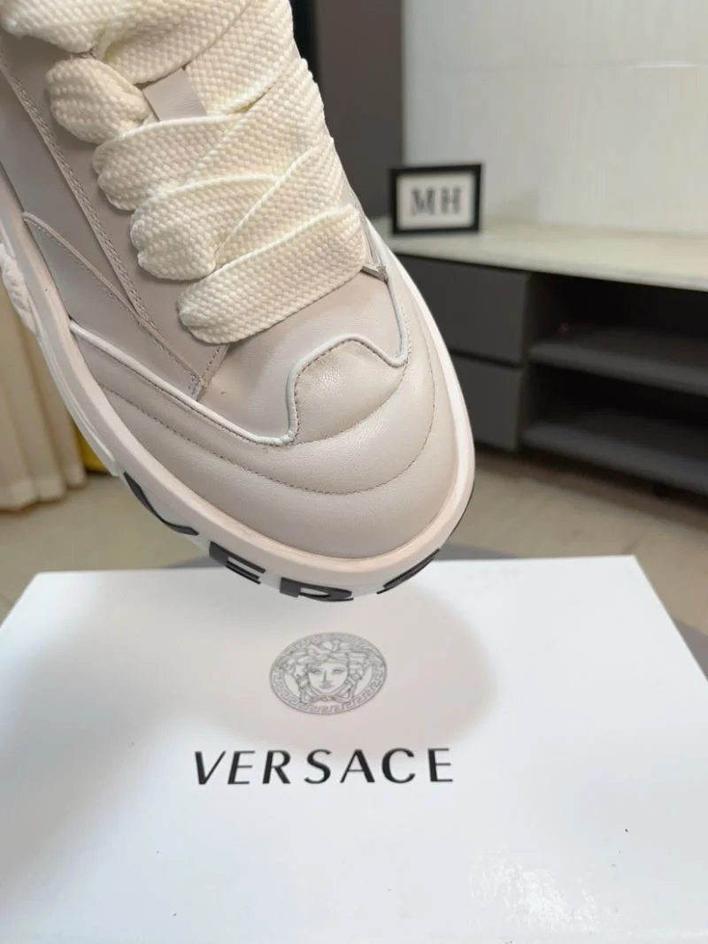 Versace Low Shoes EasyCare 37552