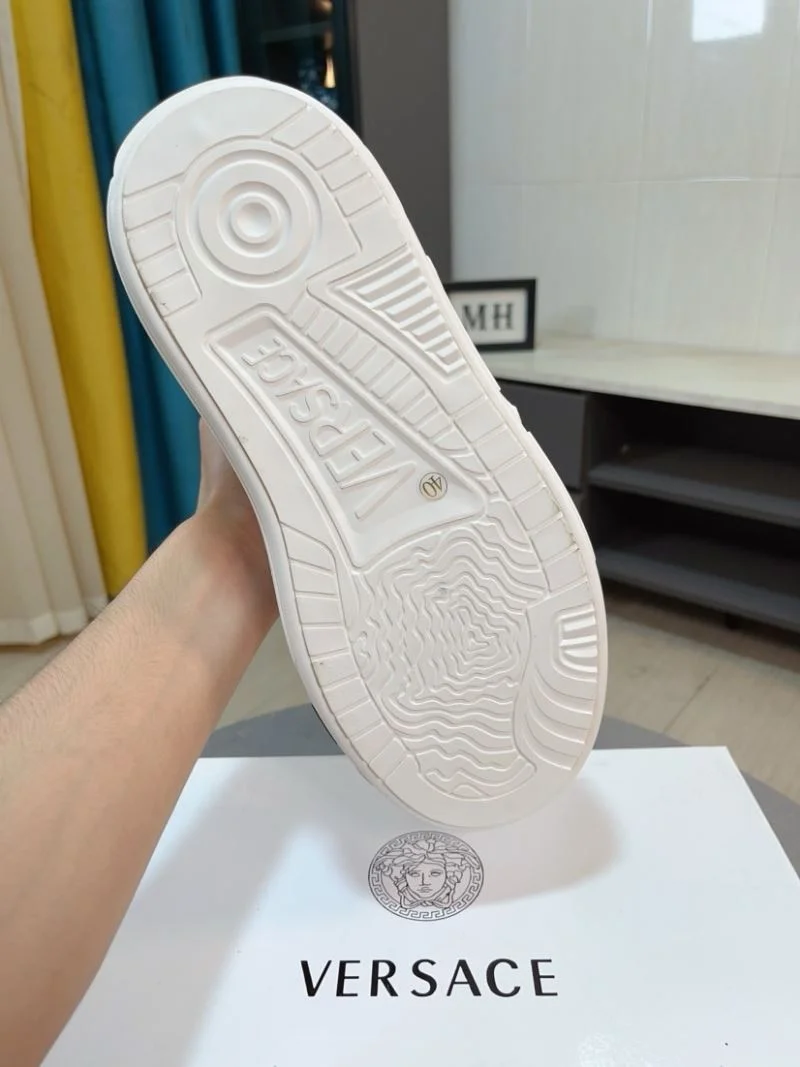 Versace Low Shoes EasyCare 37552