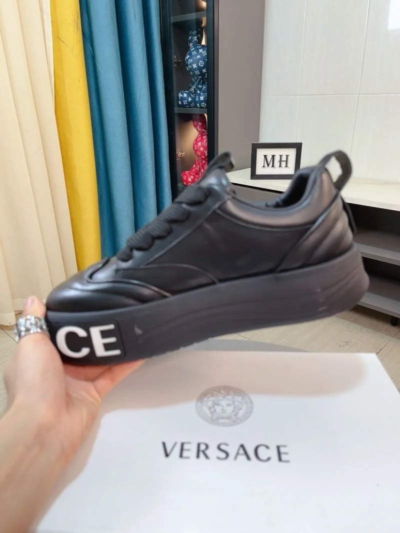 Versace Low Shoes ModernLook 37548