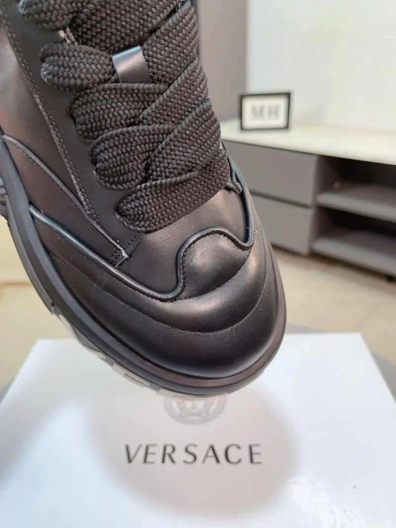 Versace Low Shoes ModernLook 37548