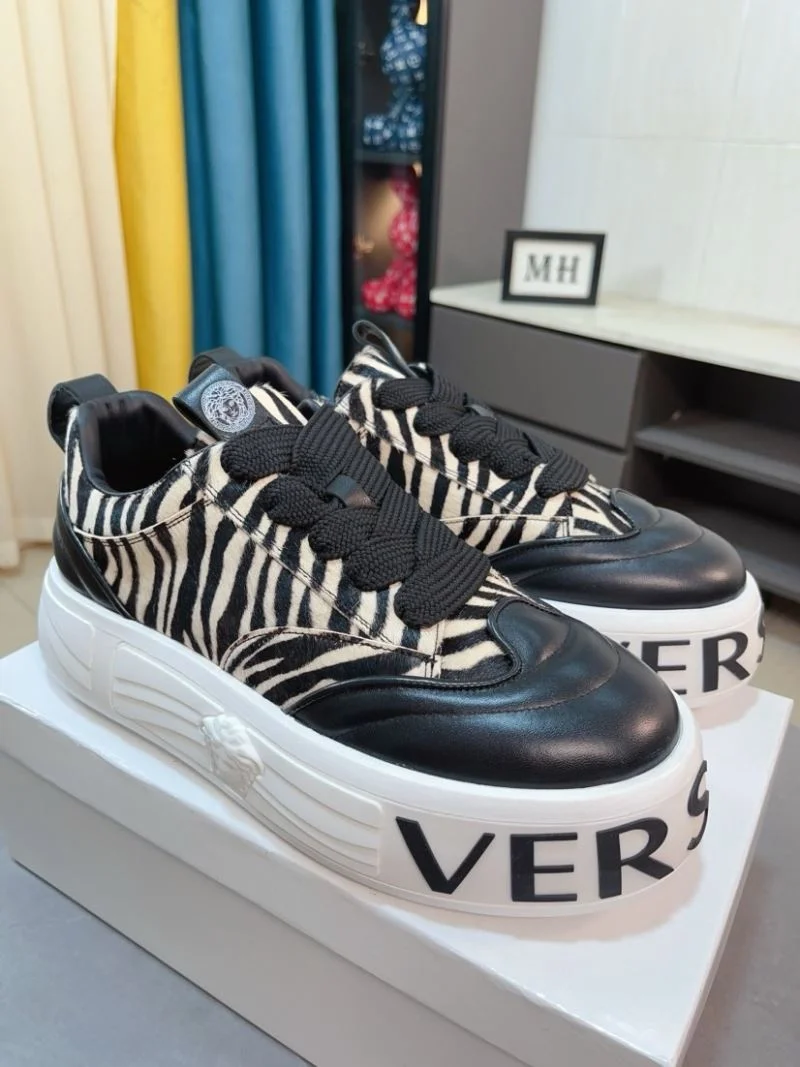 Versace Low Shoes Versatile 37540
