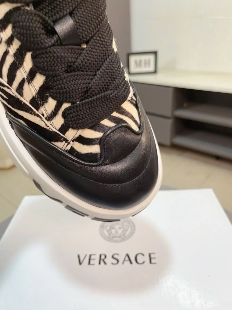 Versace Low Shoes Versatile 37540