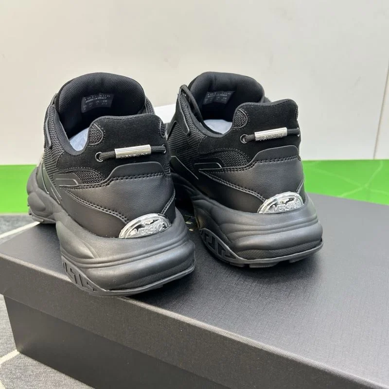 Versace Low Shoes RelaxedFit 37545