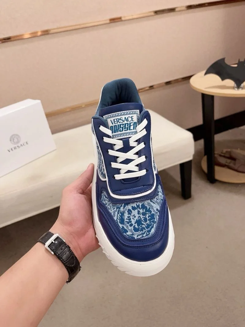 Versace Low Shoes Unisex 37547