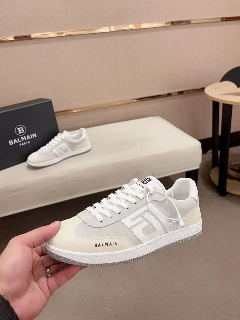 Stylish Versace Low Shoes 37524