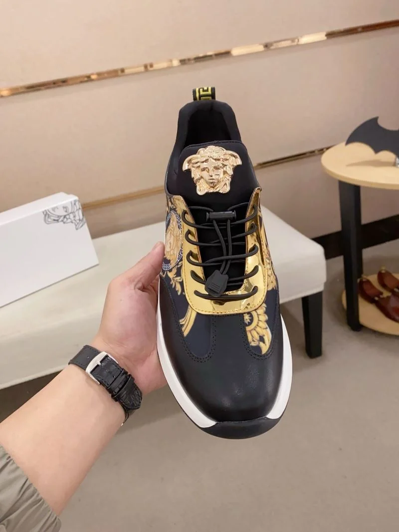 Stylish Versace Low Shoes 37525