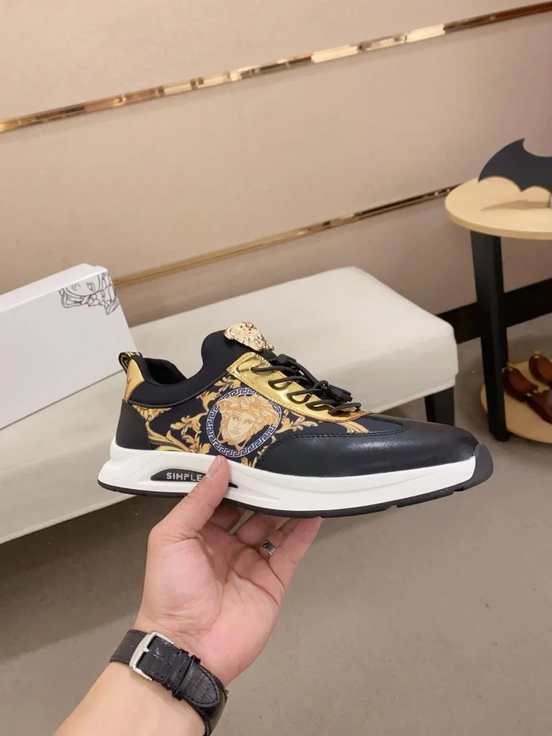 Stylish Versace Low Shoes 37525
