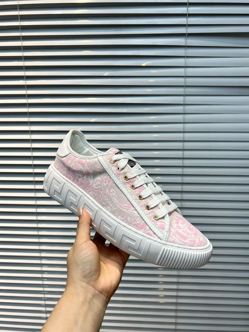Reliable Versace Low Shoes 37527