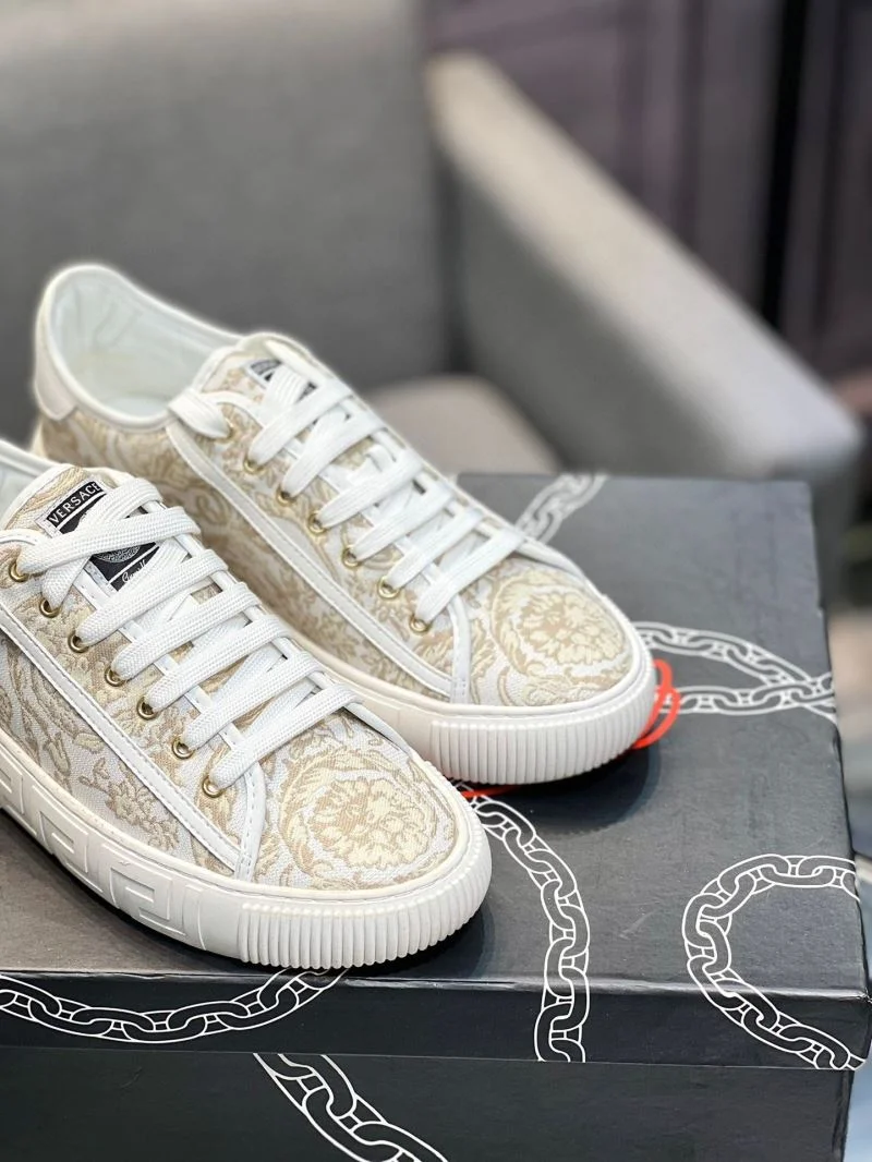 Versace Low Shoes SmoothTexture 37541