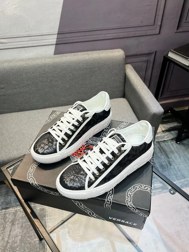 Versace Low Shoes Durable 37537