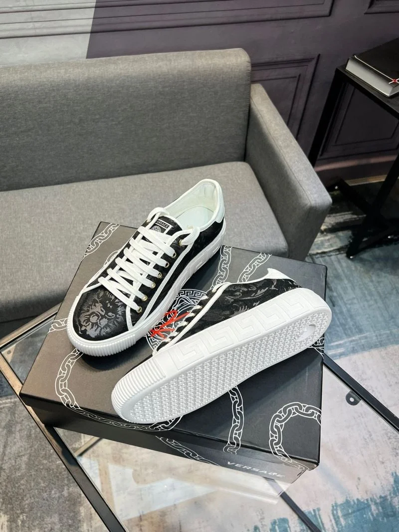 Versace Low Shoes Durable 37537