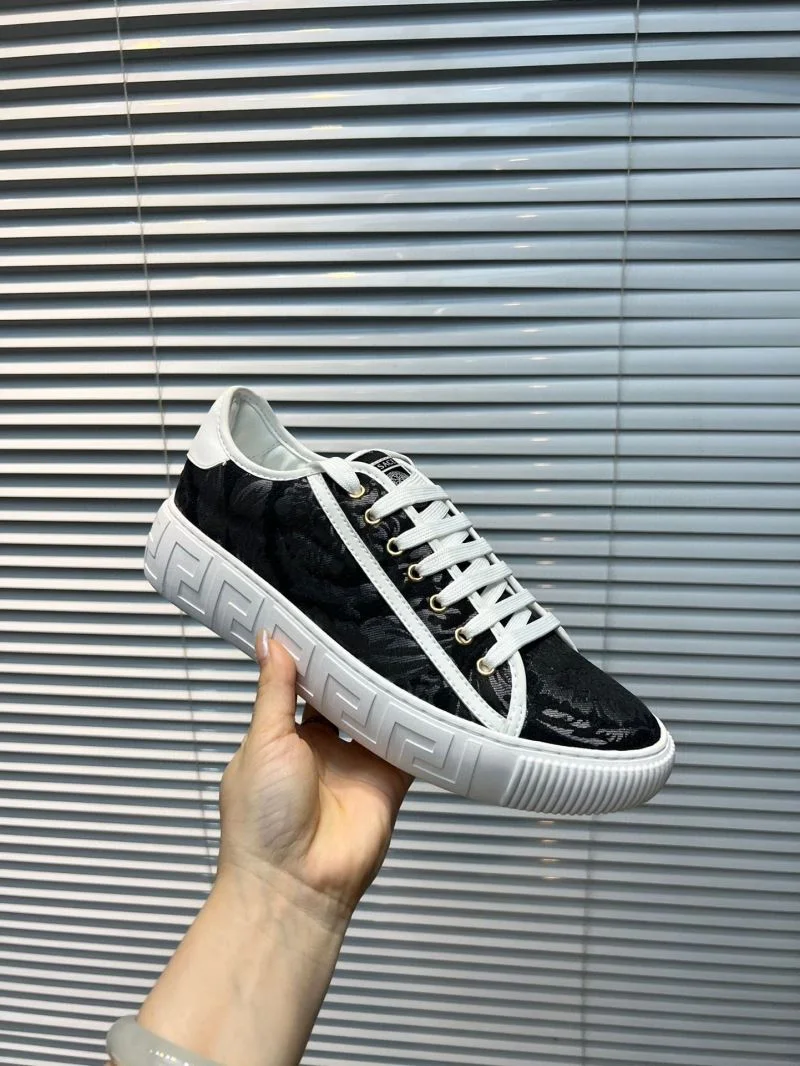 Versace Low Shoes Durable 37537
