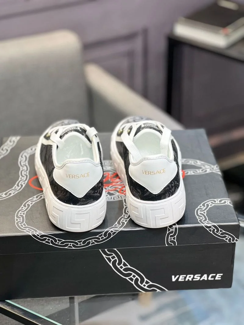 Versace Low Shoes Durable 37537