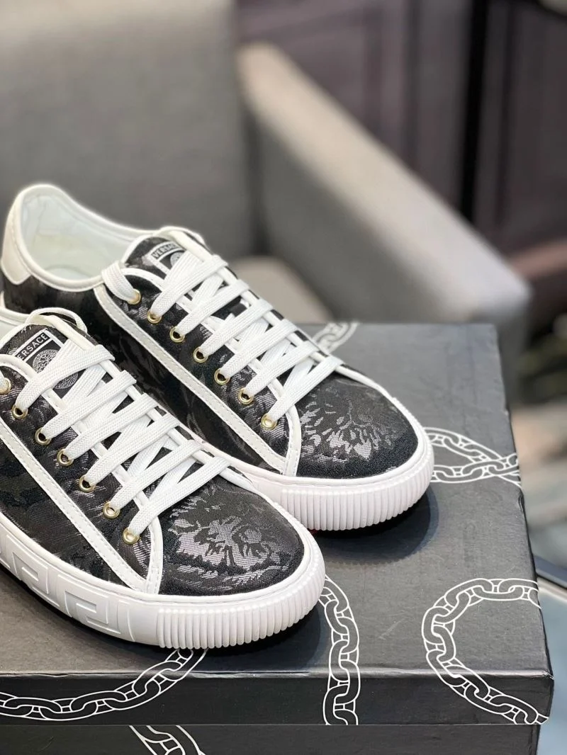 Versace Low Shoes Durable 37537