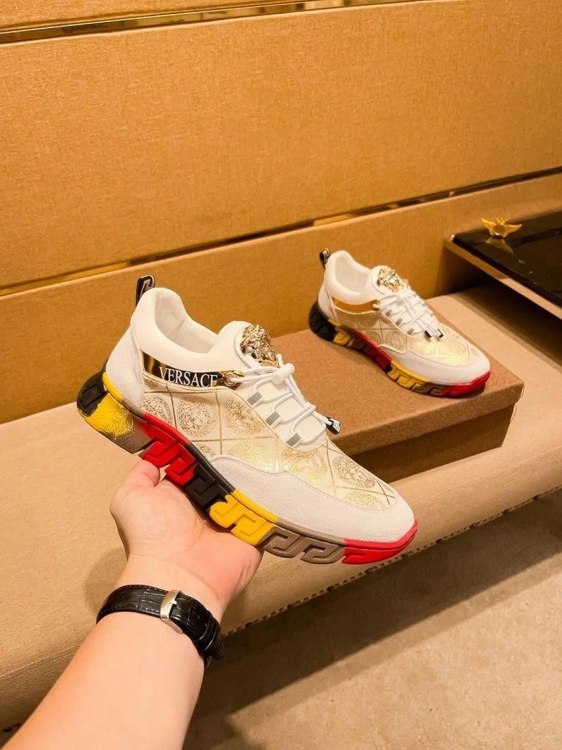 Versatile Versace Low Shoes 37518